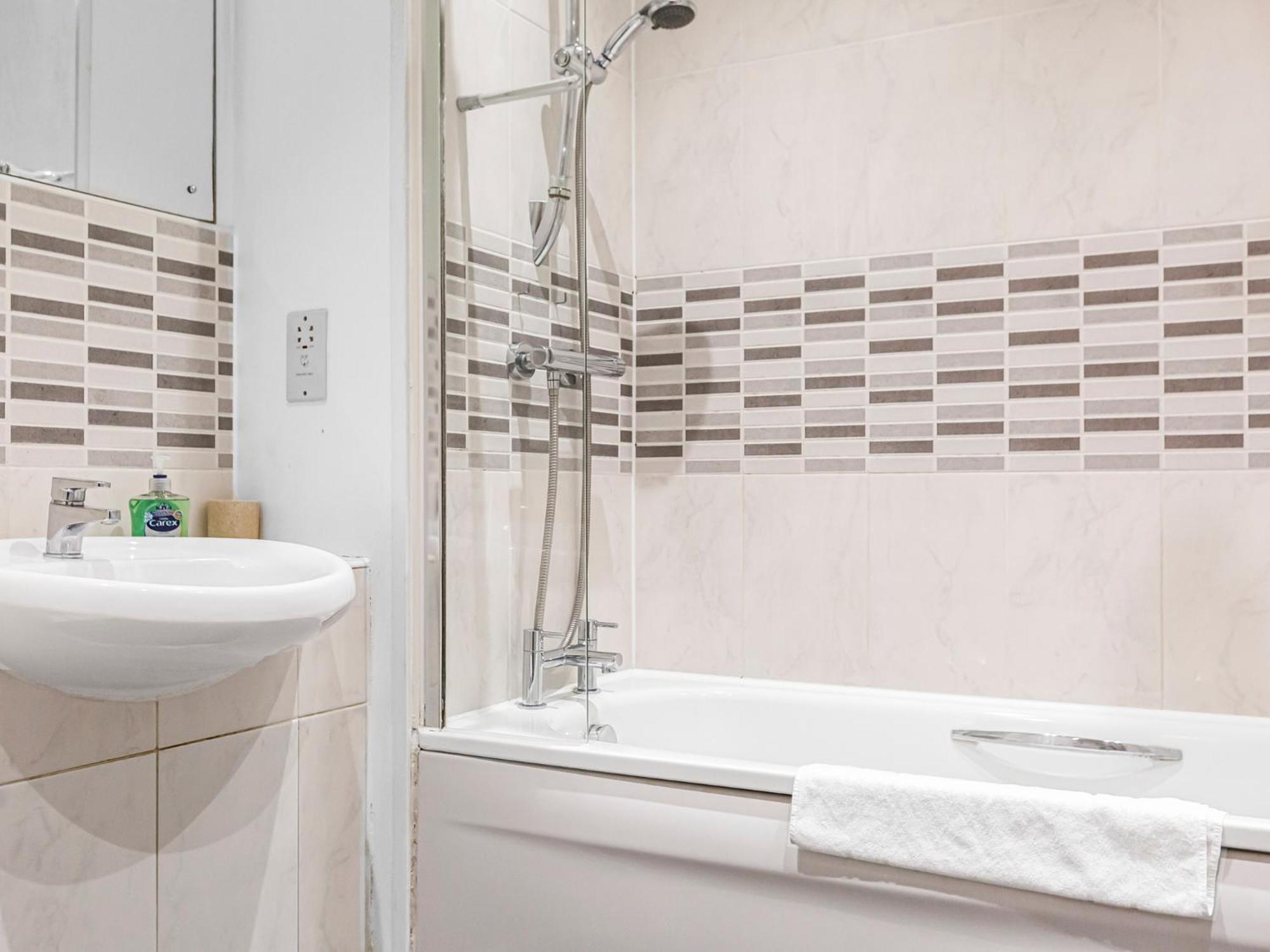 Pass The Keys Modern Tottenham Hale Apartment Perfect For Leisure Londra Exterior foto